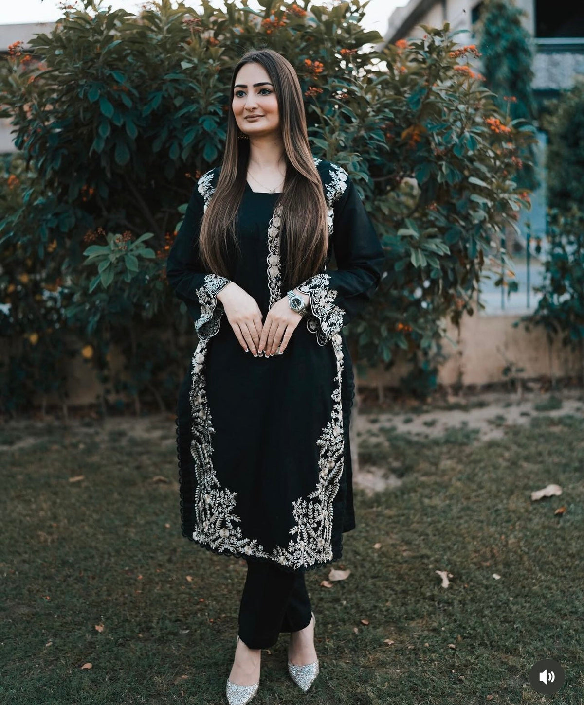 BLACK EYED 2PC STITCHED