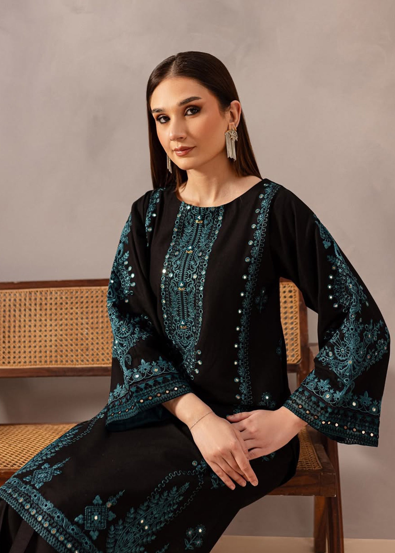 Kaamla Embroidered - 2 PC