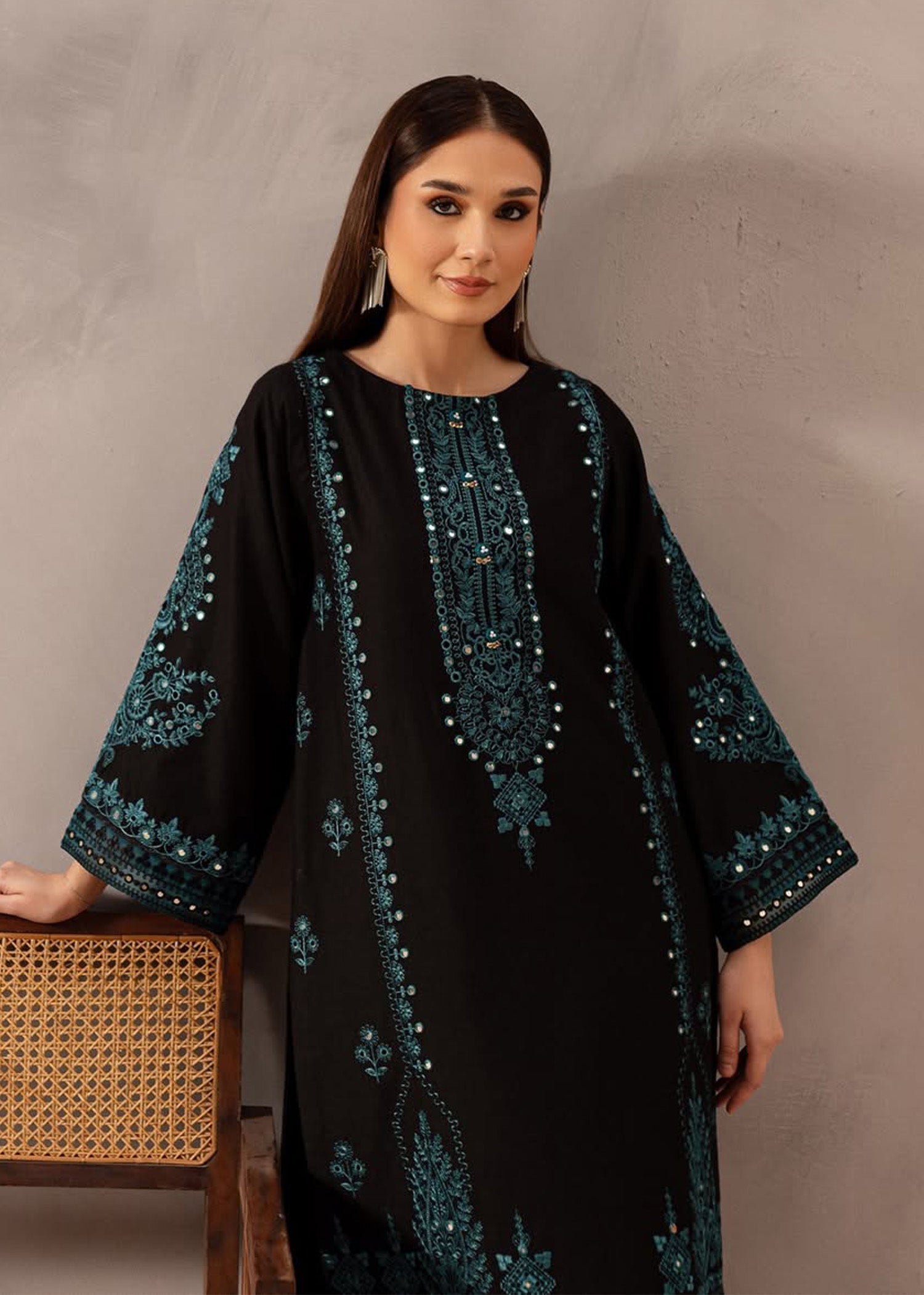 Kaamla Embroidered - 2 PC