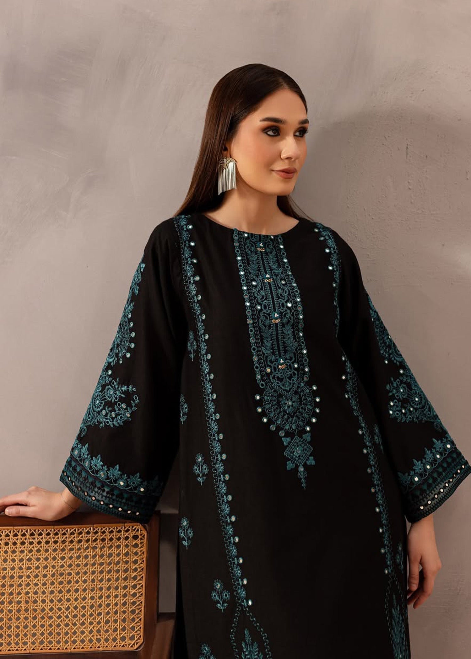 Kaamla Embroidered - 2 PC